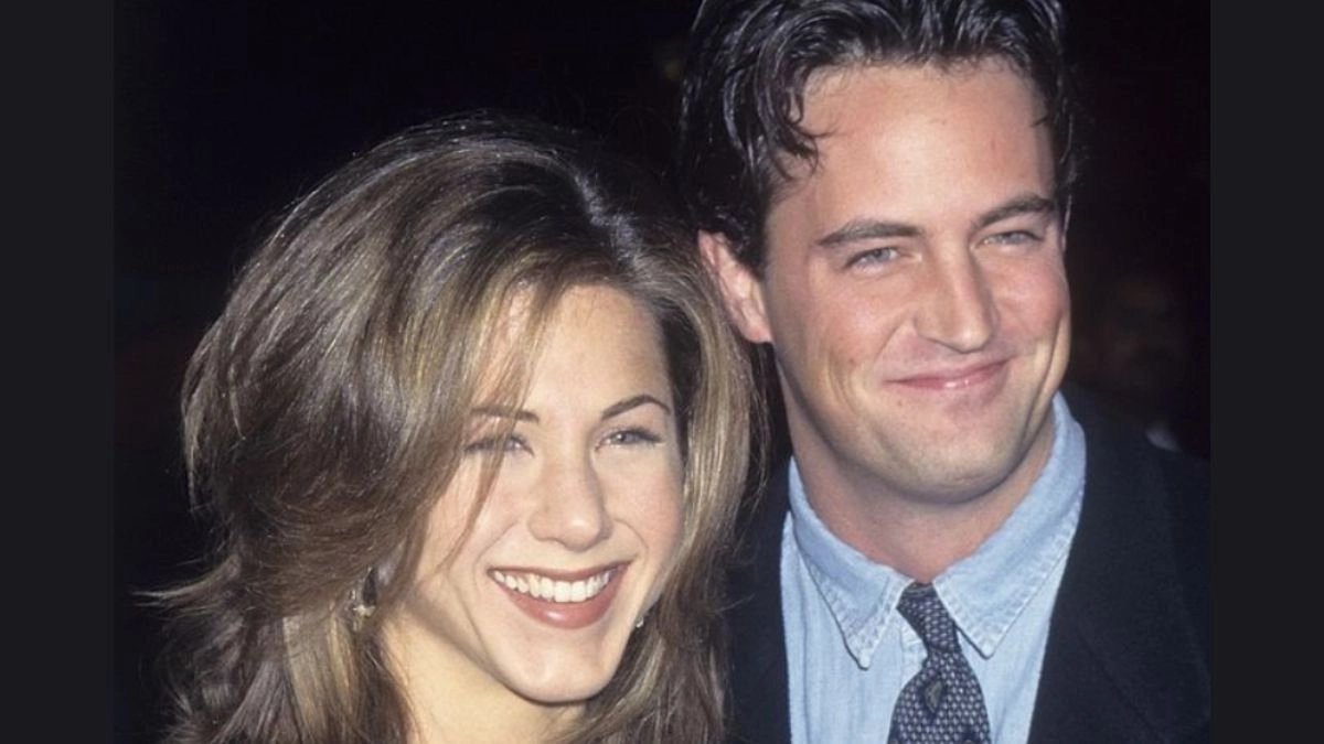 jennifer-aniston-gets-teary-eyed-remembering-matthew-perry-and-friends-on-sitcom-30th-anniversary